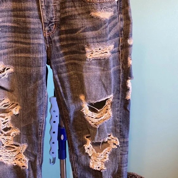 NWT American Eagle Women’s 8 Long Distressed Tom Girl Jeans - Picture 3 of 9